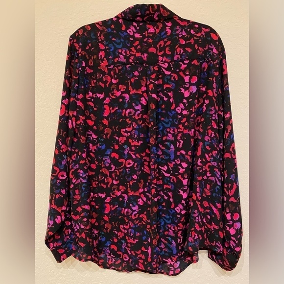 Torrid Long Sleeve Button Down Blouse Size 3 LIKE NEW - Picture 6 of 8
